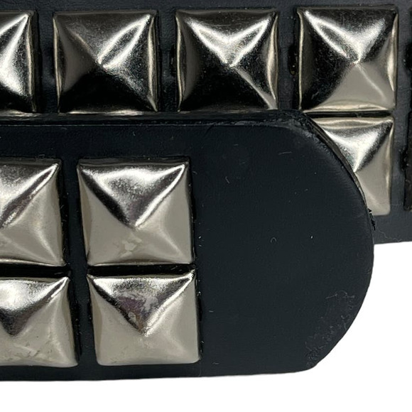 Hot Topic Two Row Pyramid Stud Belt Black with Silver Tone Studs Size 32 - Picture 5 of 10